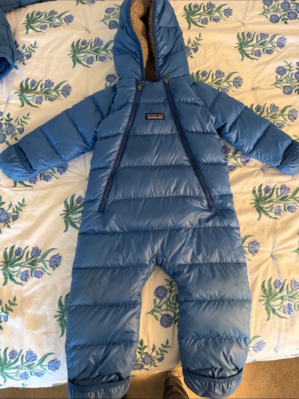 Patagonia Infant Hi-Loft Sweater Bunting 6-12 months